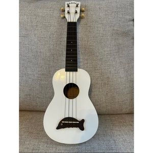 Makala soprano ukulele white